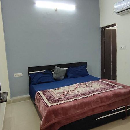 Shri Jee Dham Near Prem Mandir Hotel Vrindávan Kültér fotó