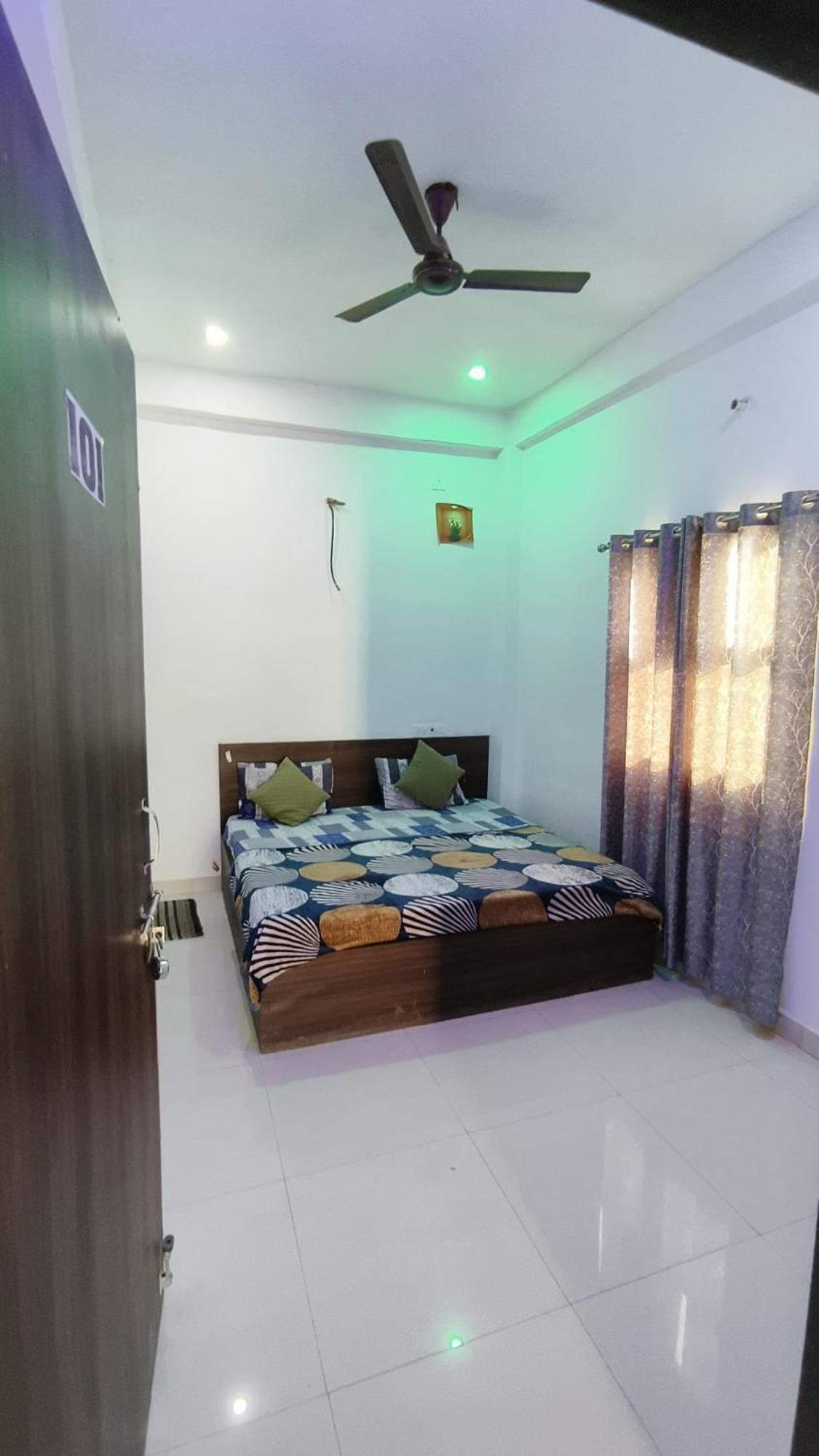 Shri Jee Dham Near Prem Mandir Hotel Vrindávan Kültér fotó